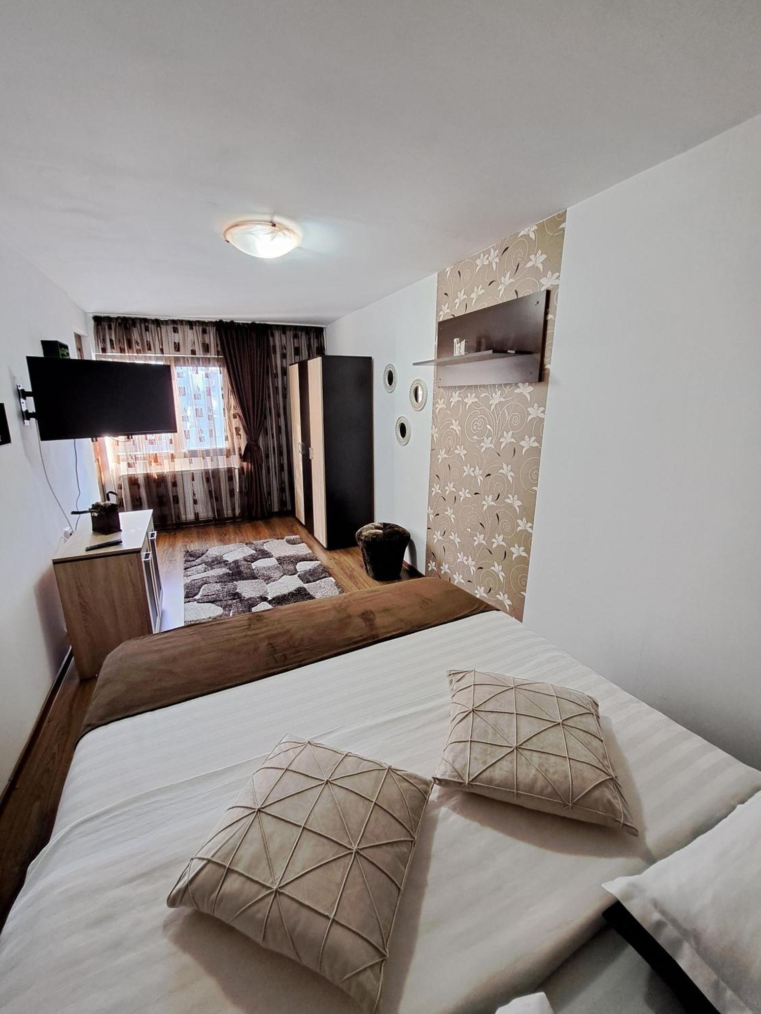 Shelby Accommodation -Adult Only- Sinaia Eksteriør bilde
