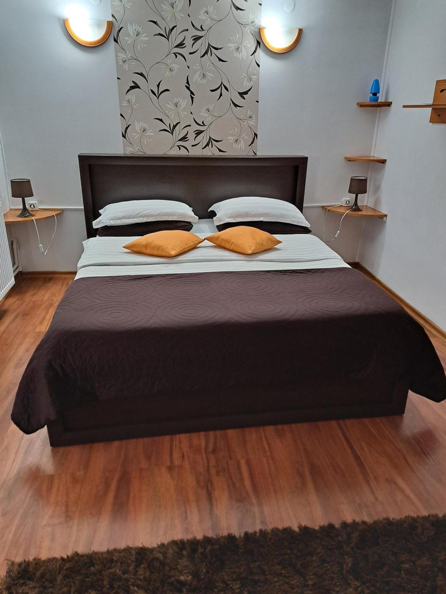 Shelby Accommodation -Adult Only- Sinaia Eksteriør bilde