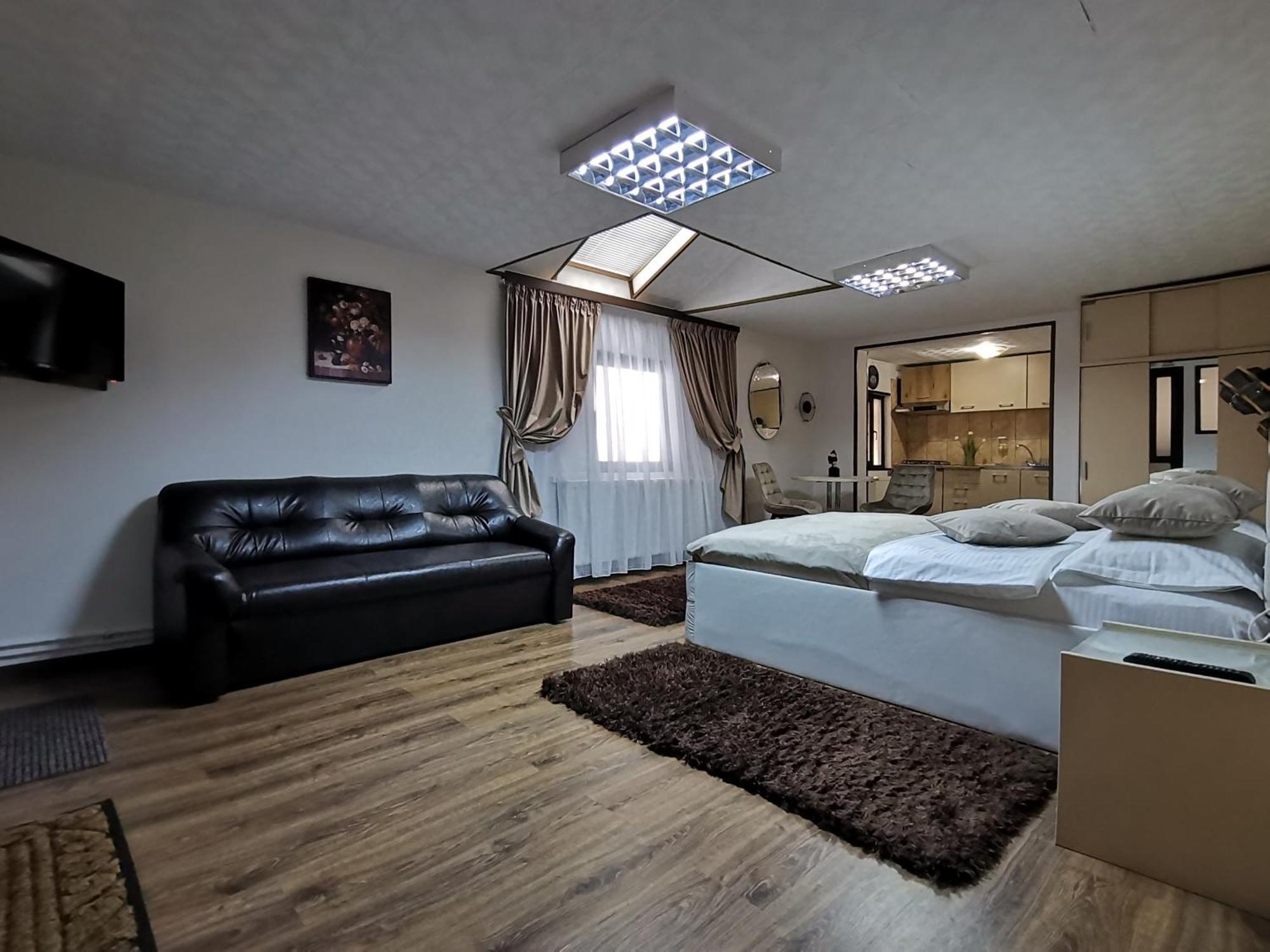 Shelby Accommodation -Adult Only- Sinaia Eksteriør bilde