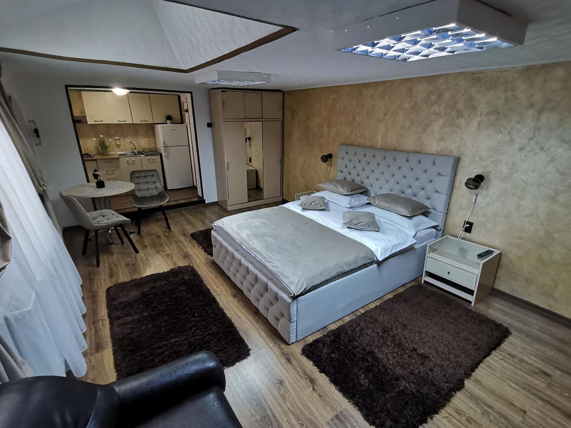 Shelby Accommodation -Adult Only- Sinaia Eksteriør bilde