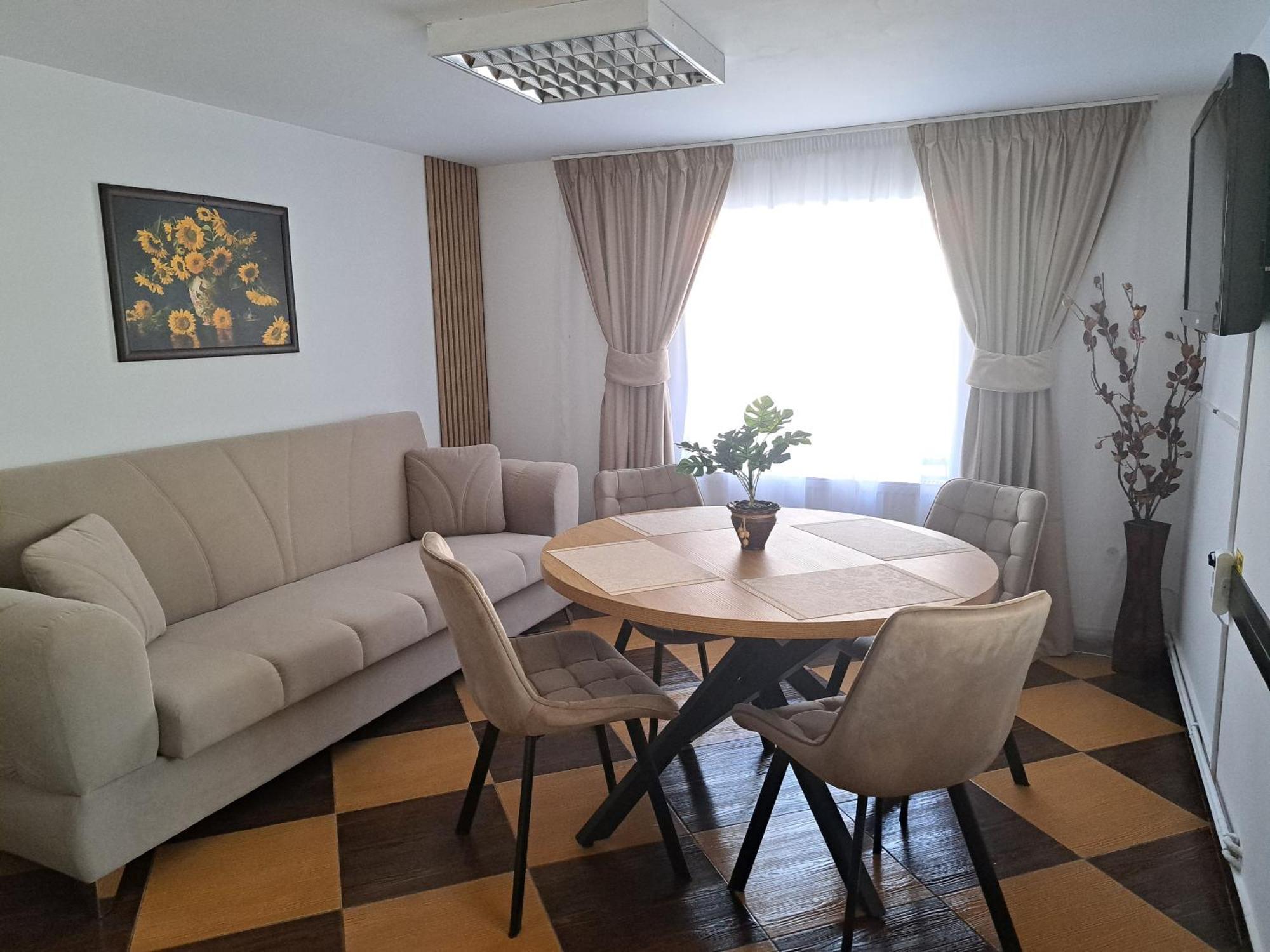 Shelby Accommodation -Adult Only- Sinaia Eksteriør bilde