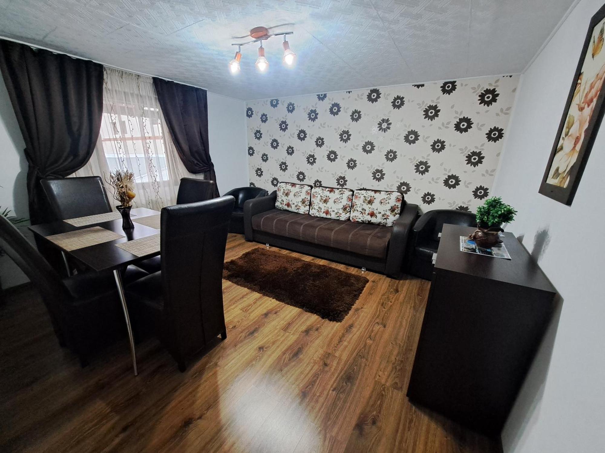 Shelby Accommodation -Adult Only- Sinaia Eksteriør bilde